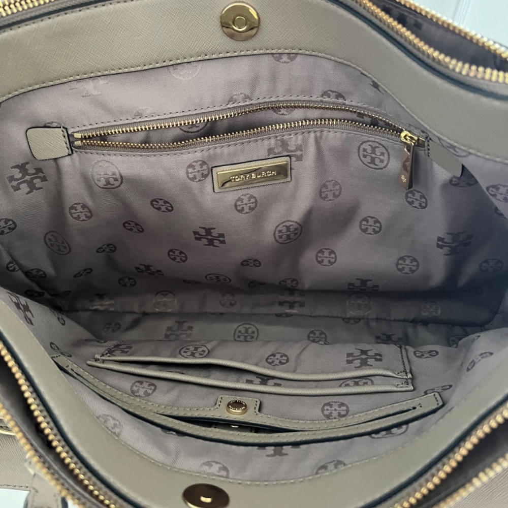 Tory Burch taupe tote.  Excellent Shape $150 - Picture 3 of 8